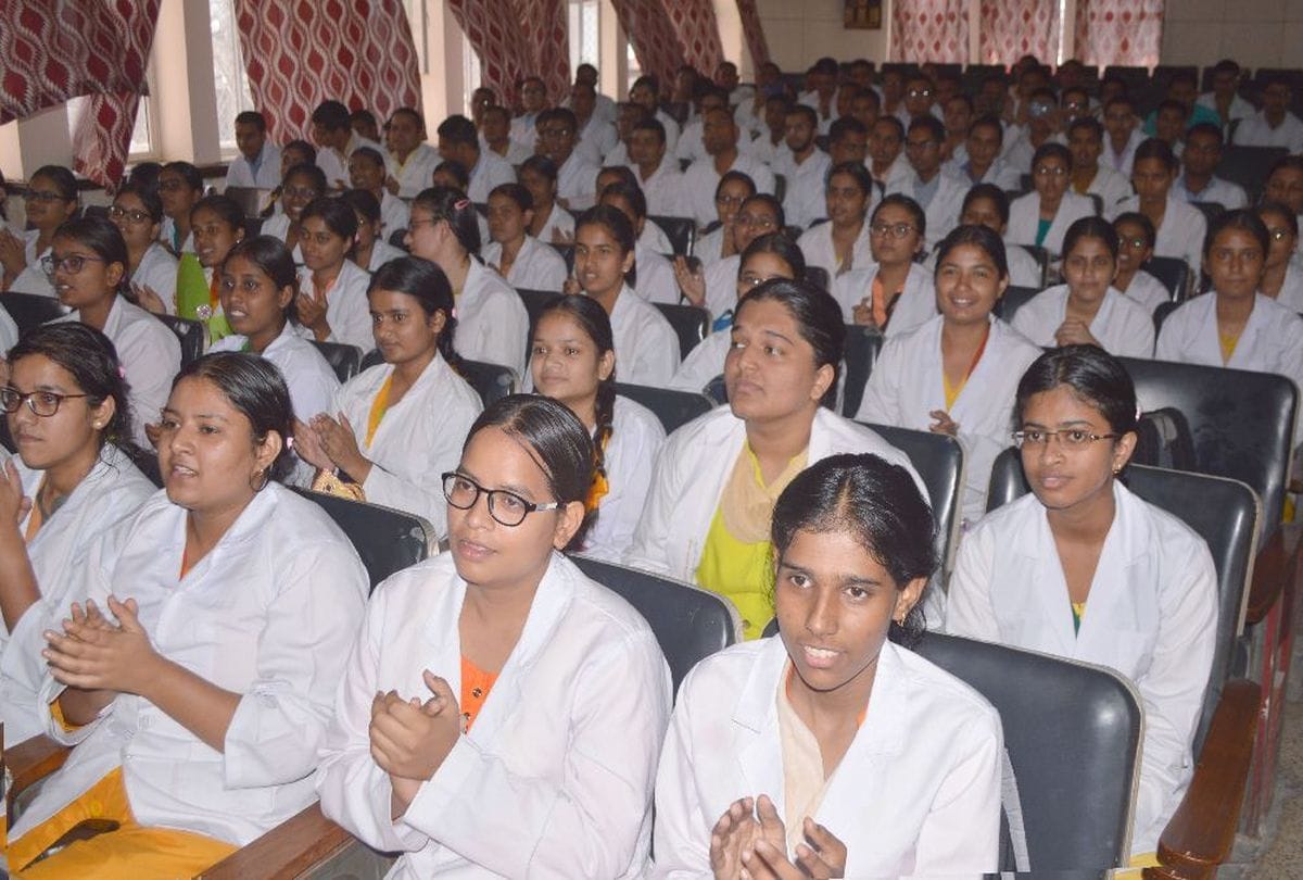 Junior students performs at SN Medical College Fresher Party