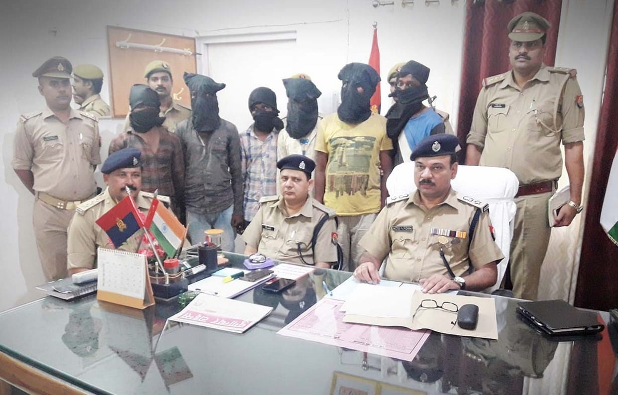 चोरी की तीन बाइक, 46 हजार रुपये नकद और कट्टा कारतूस बरामद