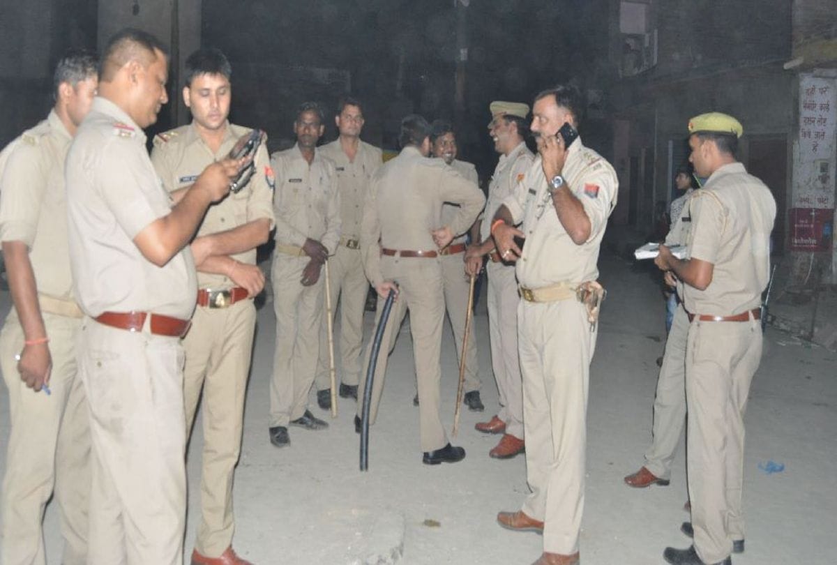 up police constable attack by women
