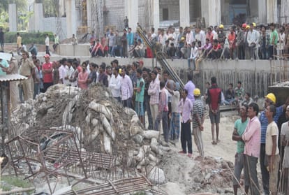 noida 4 died in shuttering collision of under construction building support system removal is reason