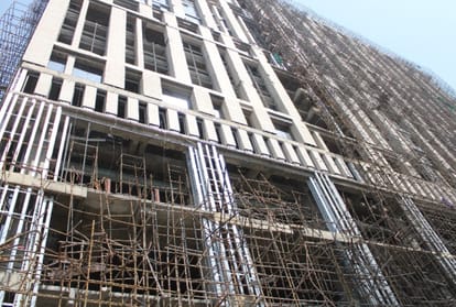noida 4 died in shuttering collision of under construction building support system removal is reason
