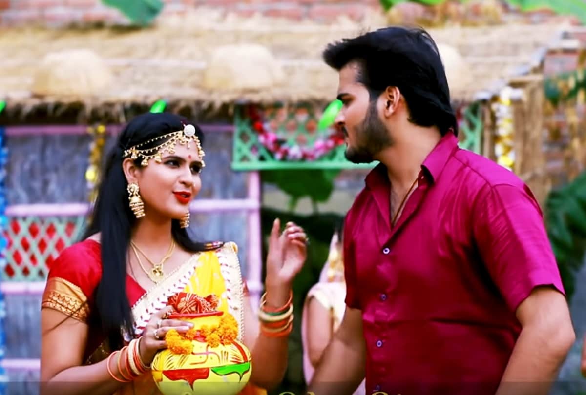 Bhojpuri Actor Arvind Akela Kallu and Chandani Singh new navratri song saloni ke mummy goes viral