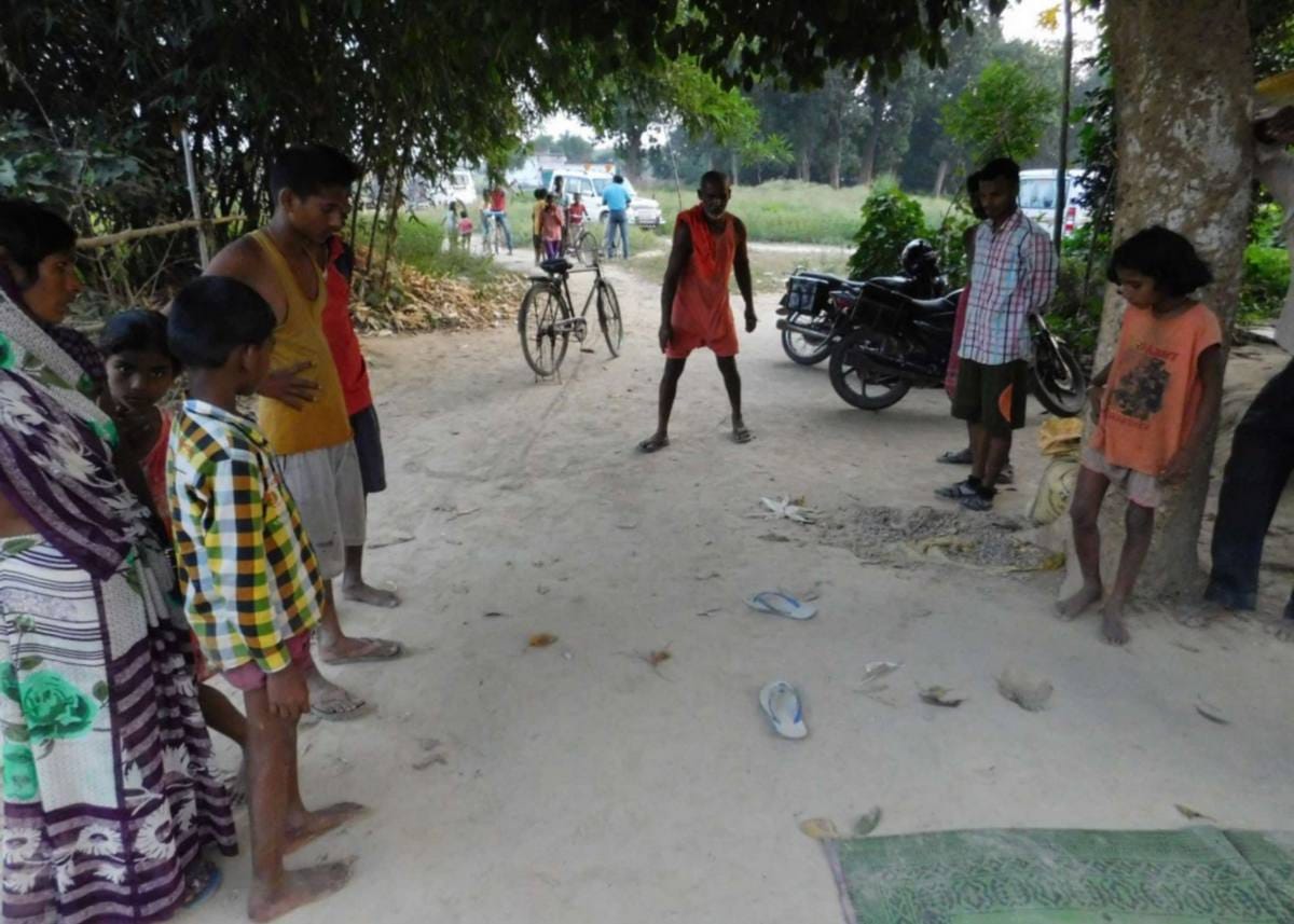 old man died in UP police constable lathi charge at ballia
