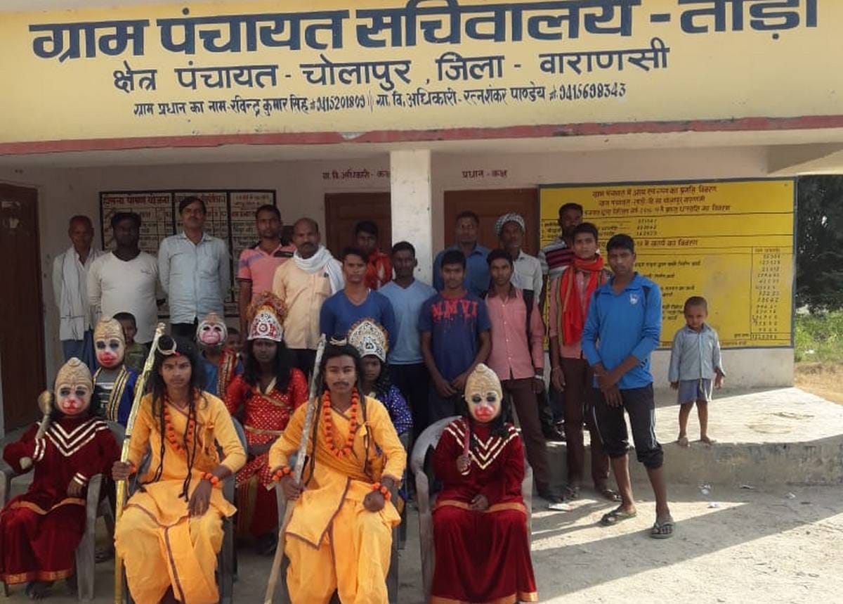 Ram leela character did protest against land occupation in varanasi