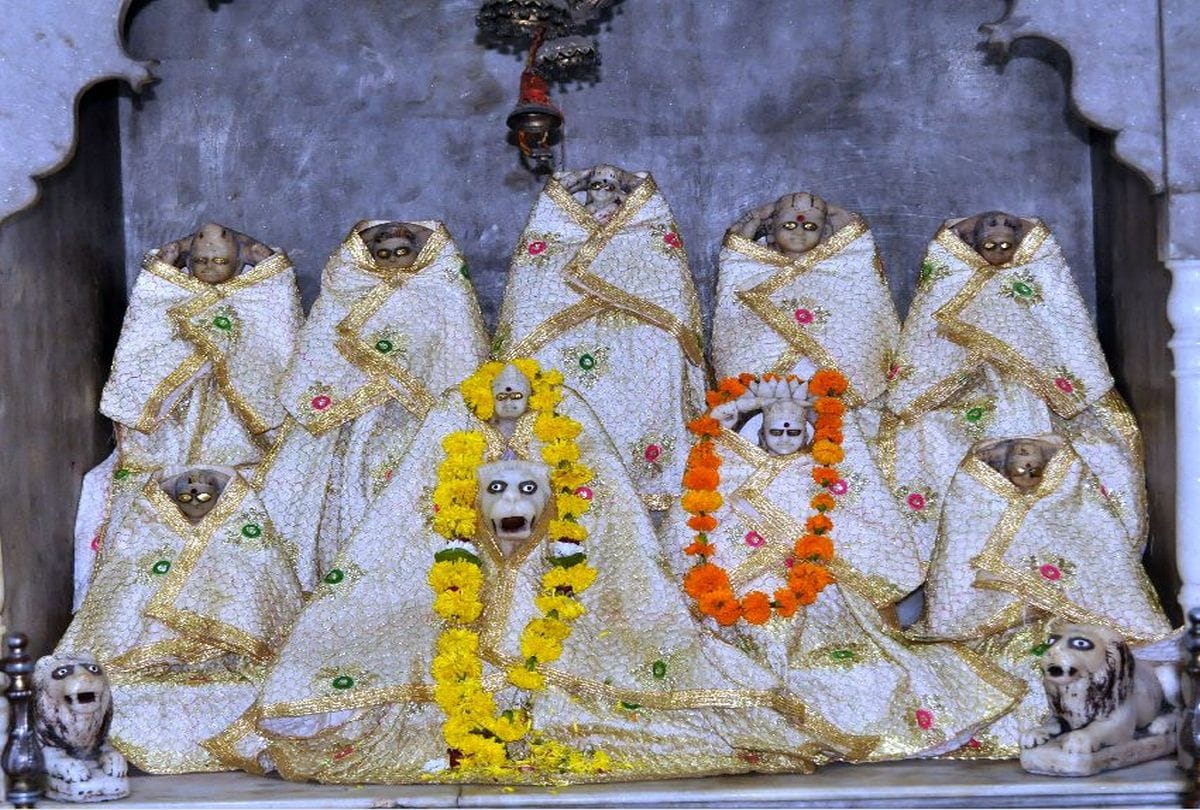 Maa's Darshan in the temples in Navaratri
