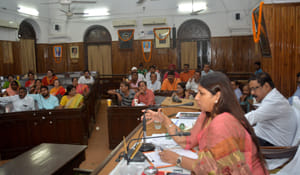 City dirty in festive season, disorder in the house