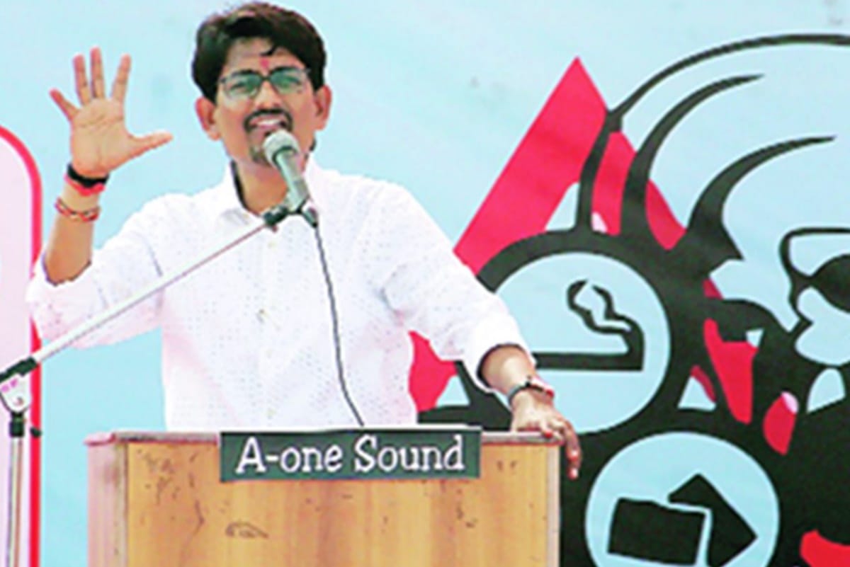 one crore reward prize declared on Congress MLA alpesh thakore head
