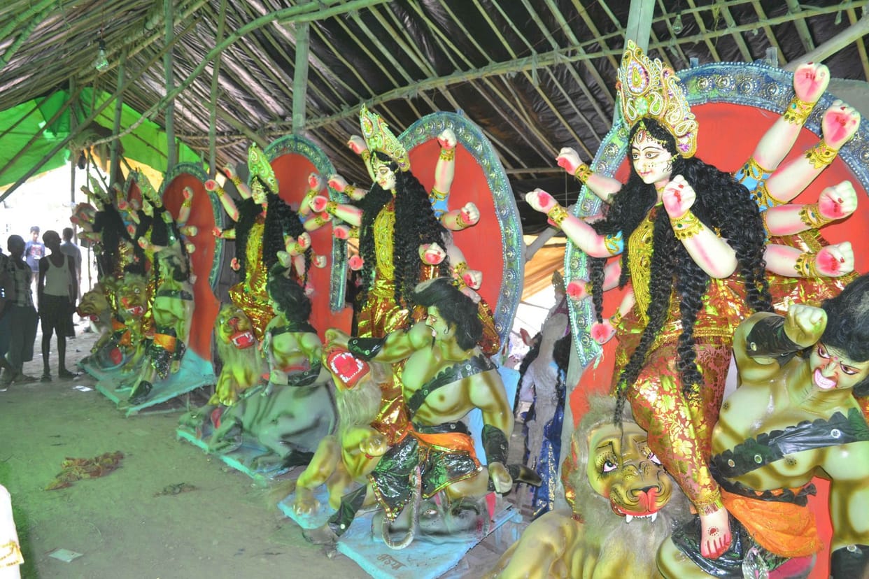 नवरात्र आज से, सजे देवी मंदिर