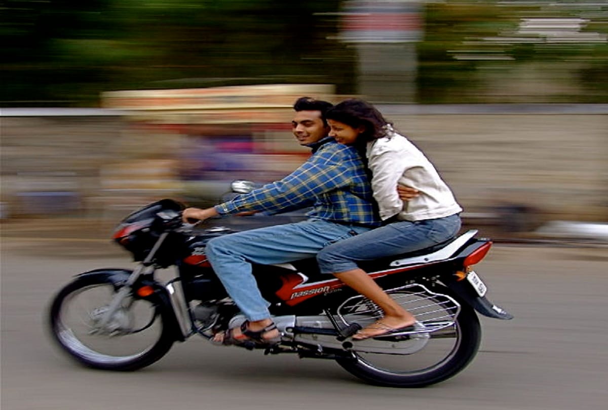 Traffic violations in Delhi saw rise on day of Holi 2024 Drunk driving, riding without helmet challan