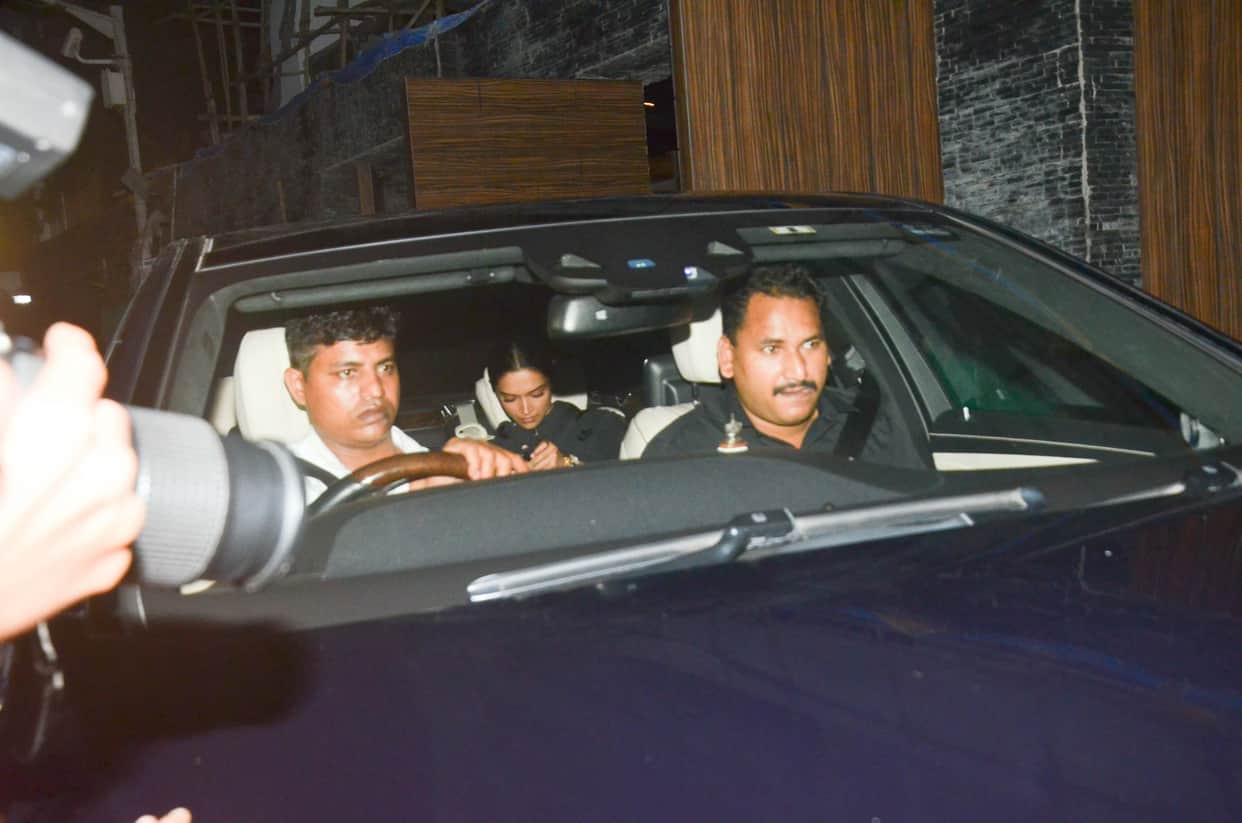 Deepika Padukone spotted Aaamir Khan residence may be related with Mahabharat film