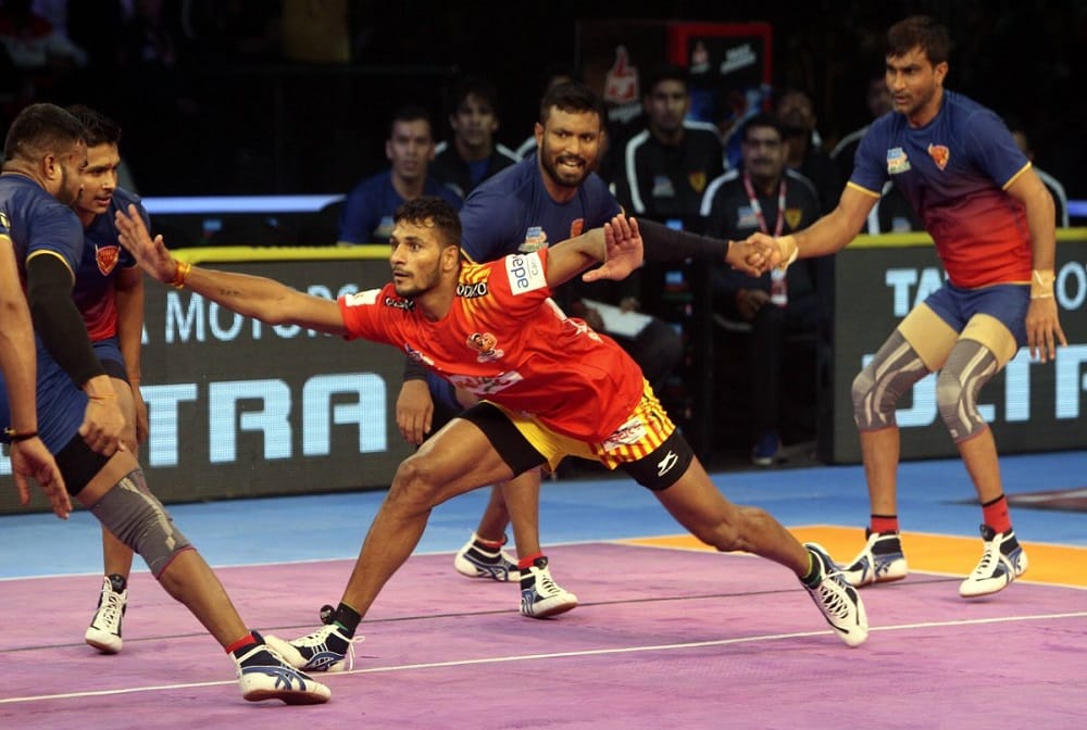Dabang Delhi K.C. vs Gujarat Fortunegiants match live updates pro kabaddi league 2018