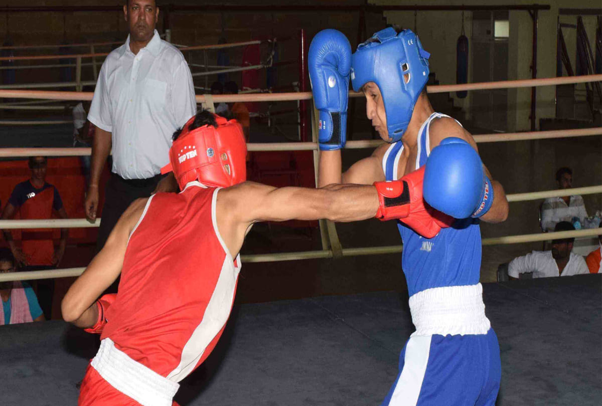 Twin brothers won gold medal in boxing