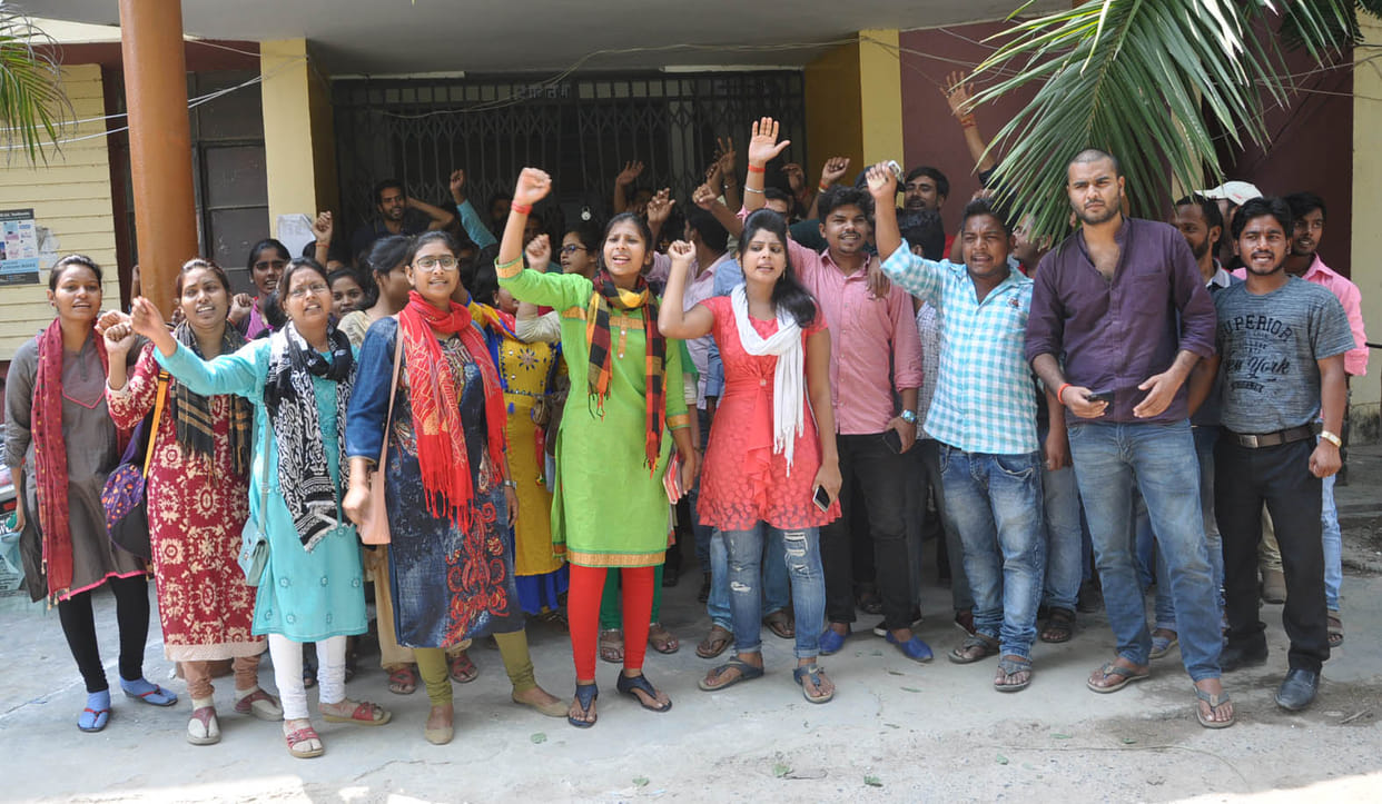 Trainees demonstrate on Diet