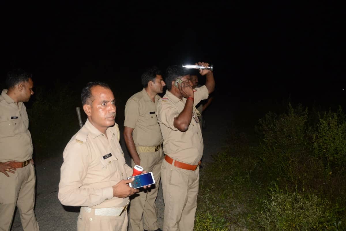 Bachechandirpal stuck for 7 and a half hours in Ganga in biojnor officials scared