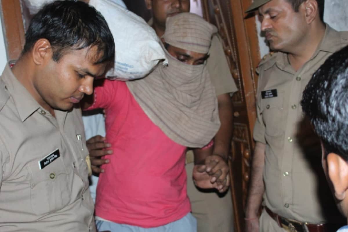 Delhi police busted afactory of country-made pistols in the basement of a locked house in meerut