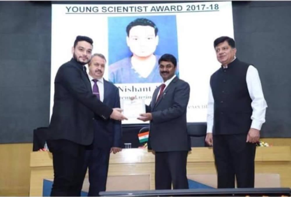 Pakistani peoples Support Drdo Engineer Nishant and make hero on facebook comments 