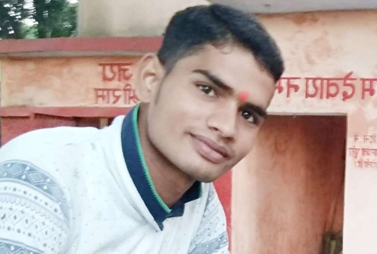 dead body of B.tech student found near railway line in lucknow
