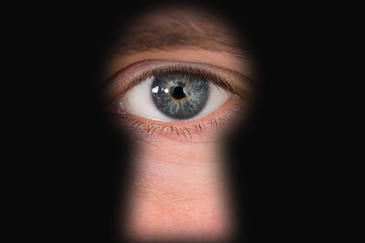 Wife Caught Husband With Girlfriend By Mobile Location