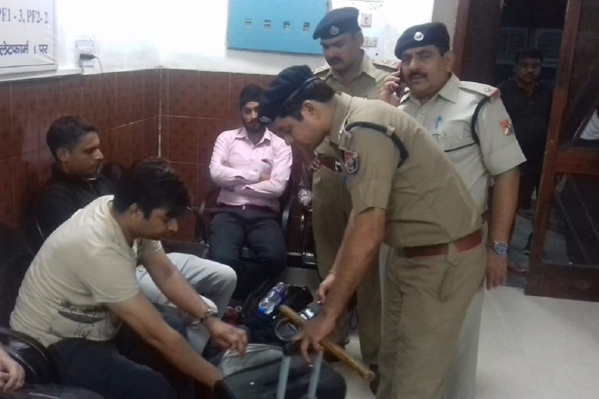 threats to blow up railway stations and religious places of UP and Uttarakhand
