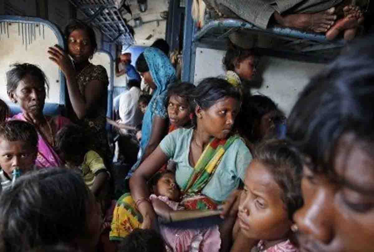 Gujarat migration conditions People of UP and Bihar are also afraid to tell full name