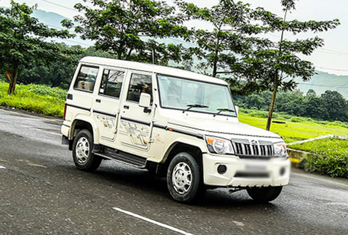 Bolero driver tried to overrun Chowki incharge