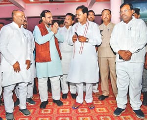 Many honorable people came to express condolences at Deputy CM Keshav's house