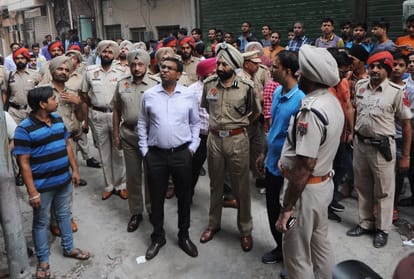 लुधियाना में होजरी फैक्ट्री में लगी आग, चार लोगों की मौत - Fire Broke Out  At A Hosiery Factory In Ludhiana, 4 People Dead - Amar Ujala Hindi News Live