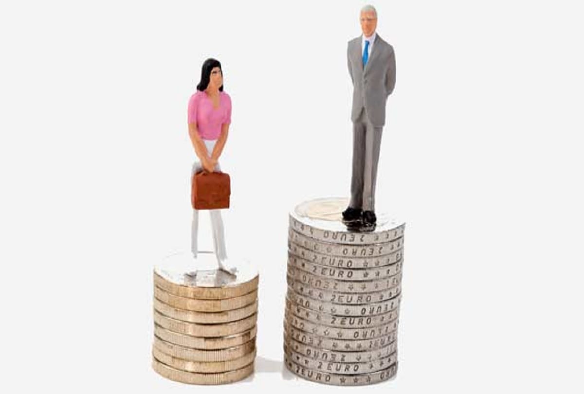 companies not giving job to a women,india women salary 16 percent less than men