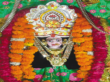 Devotees of devotees reaching the philosophy of Jagatjani in farrukhabad
