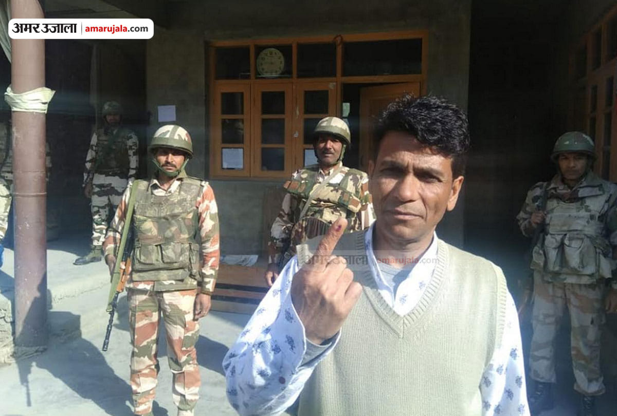 former terrorist and bjp candidate for municipal election in jammu kashmir casted his vote