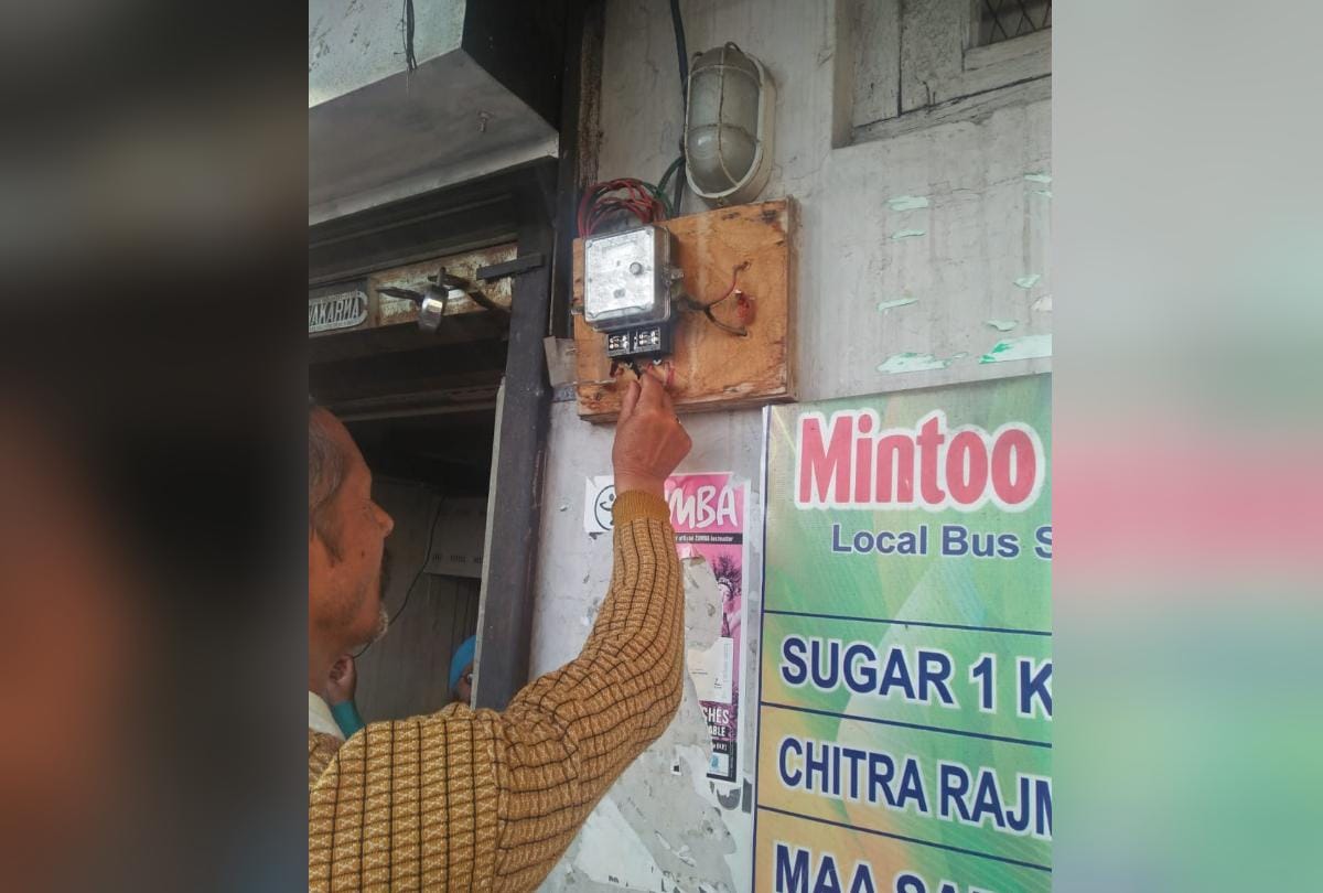 डिफाल्टरों पर मेहरबानी जारी, बिजली कटा न पानी
