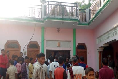 theft in policeman's house