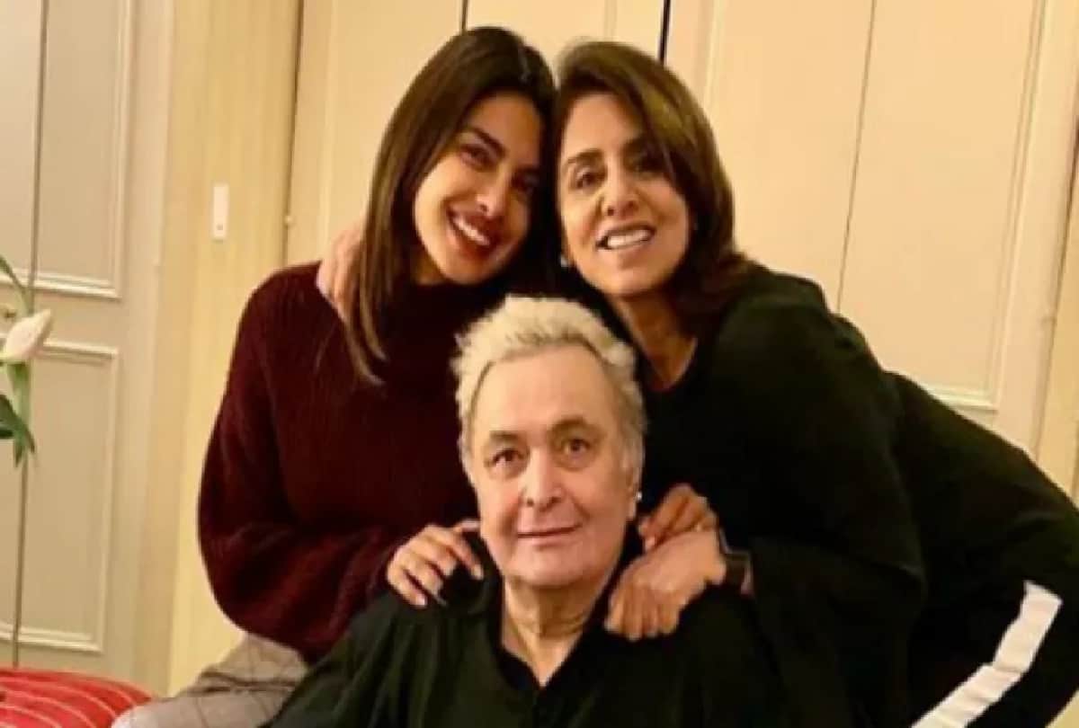 rishi kapoor and neetu kapoor latest photo at temple