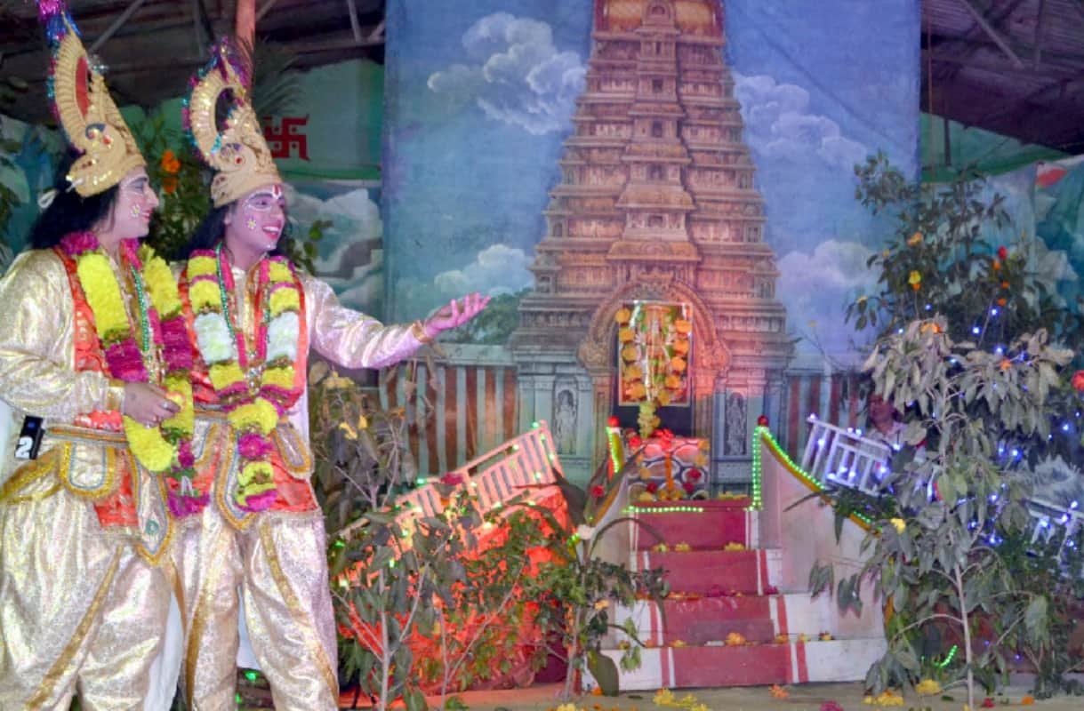 Ram Ravana are Graduates and Kumbhakaran is a comedian know the educated are Ramleela character