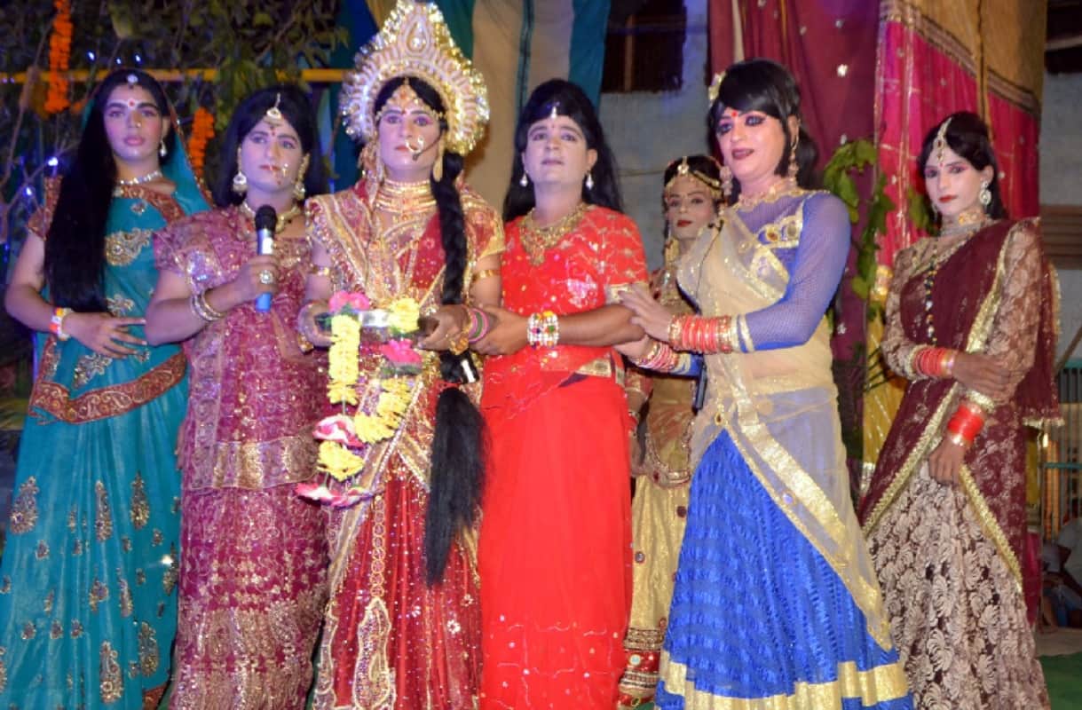 Ram Ravana are Graduates and Kumbhakaran is a comedian know the educated are Ramleela character