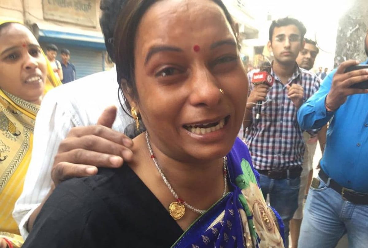 vasant kunj triple murder: house help woman was first to enter house after incident