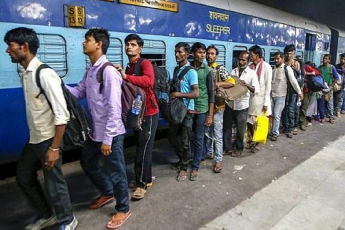 Gujrat Violance : Despite the Chief Minister's appeal, the workers continue migrating from Gujarat