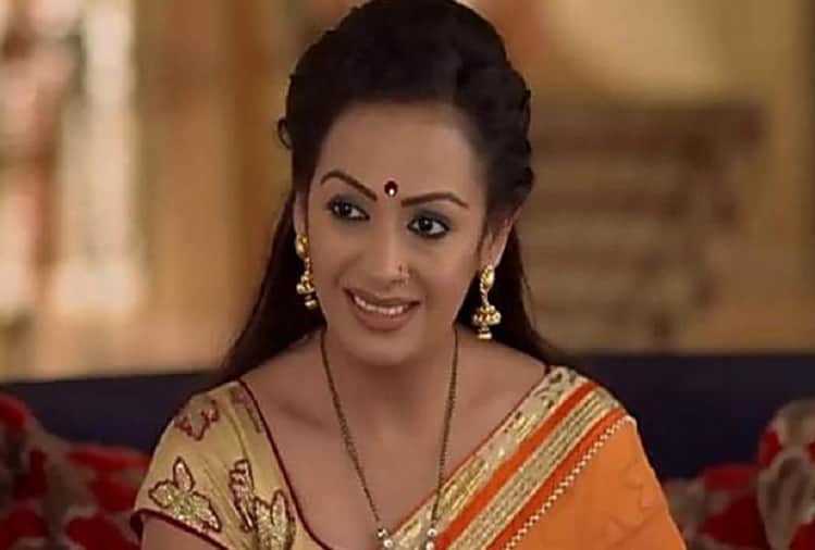 Television actress Ashita Dhawan supports Alok Nath