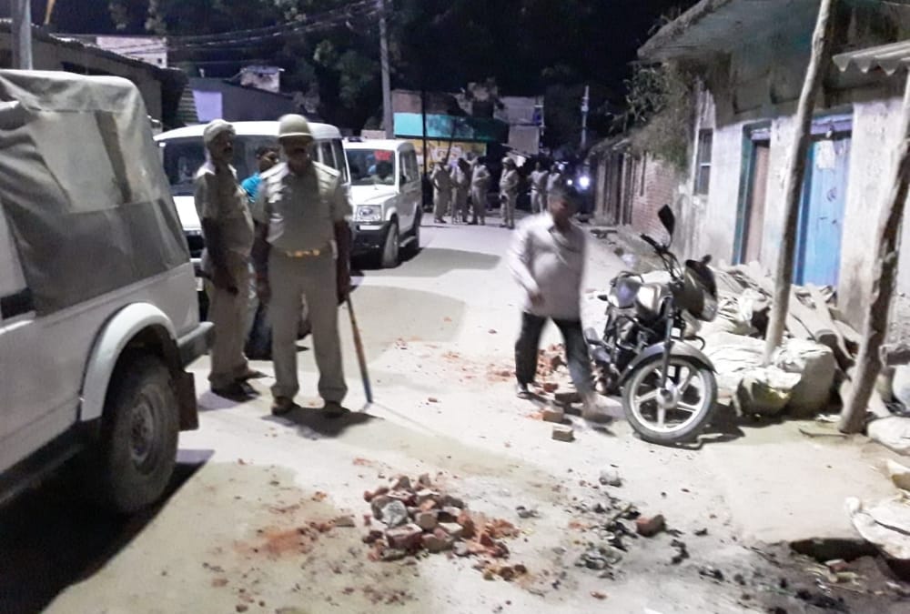 clash between two groups in bahraich.
