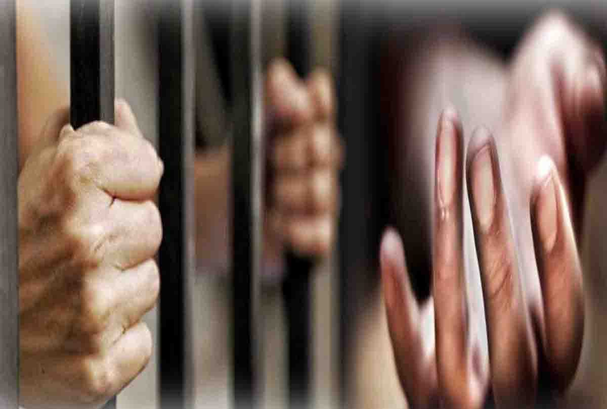 Prisoner been killed by hitting brick on head