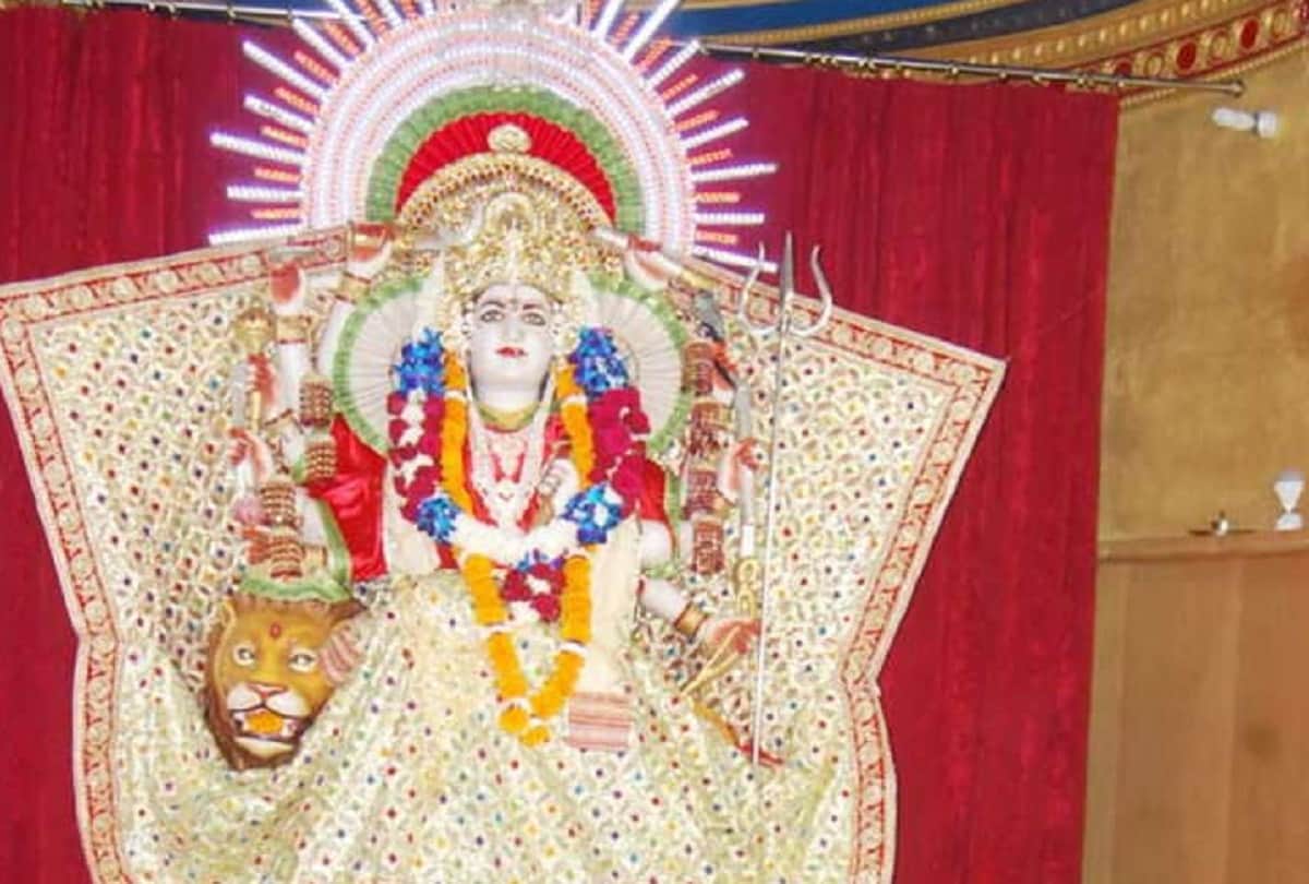 maa mansa devi mandir in meerut and all the wishes in the temple are fulfille