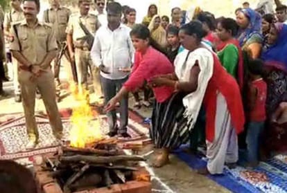took a unique oath 600 people on the initiative of SP at Hardoi