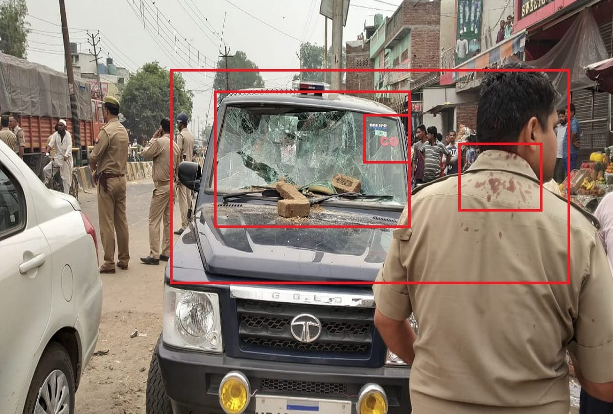 Attacked on muzaffarnagar police and five policemen injured