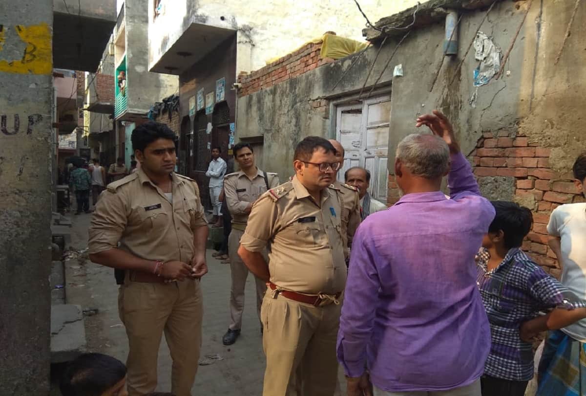 Attacked on muzaffarnagar police and five policemen injured