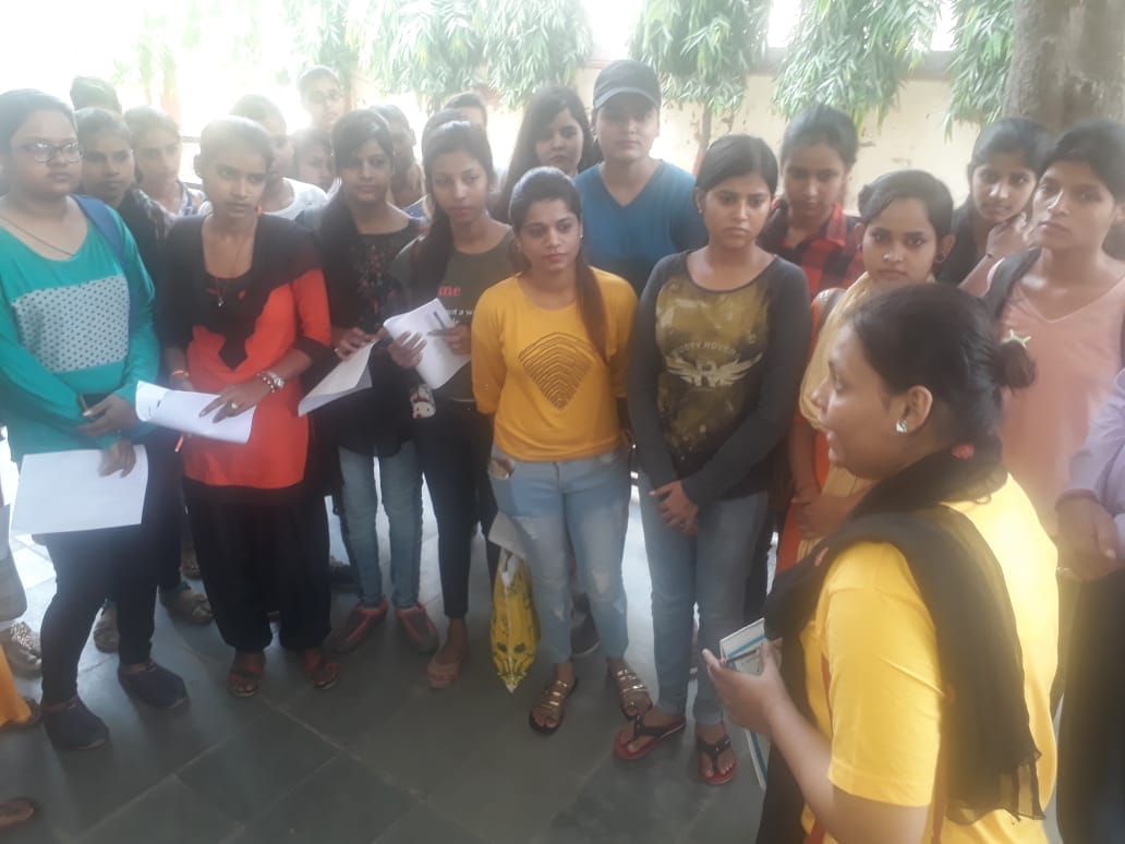 varanasi police take unique initiative on International girl child day