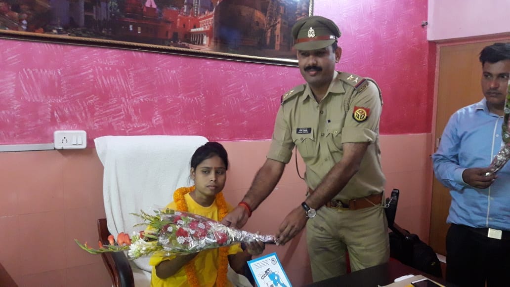 varanasi police take unique initiative on International girl child day