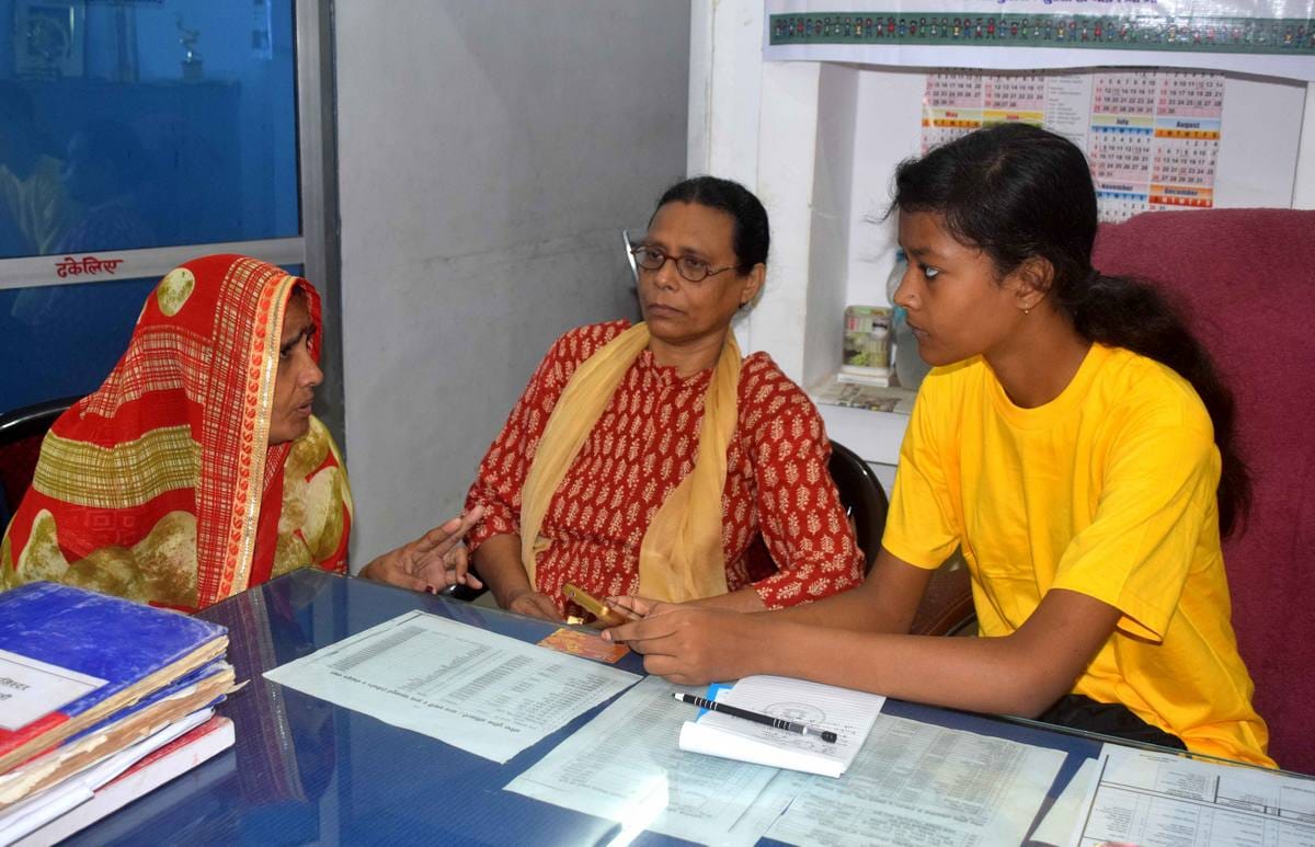 varanasi girls become SHO of police station for one day
