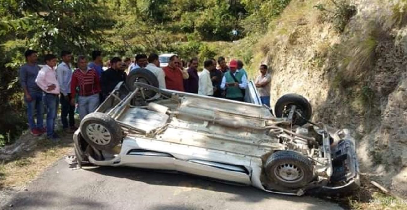 Car Accident in Rudraprayag two child lost their Grandfather photos