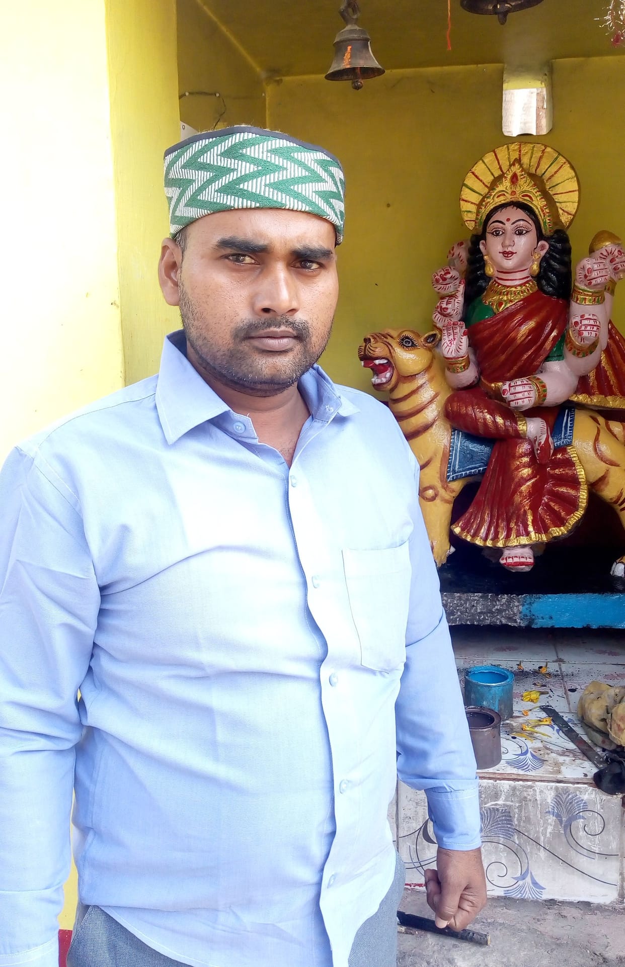 आठ वर्षों नवरात्र में मूर्ति स्थापना कर रहे इरशाद