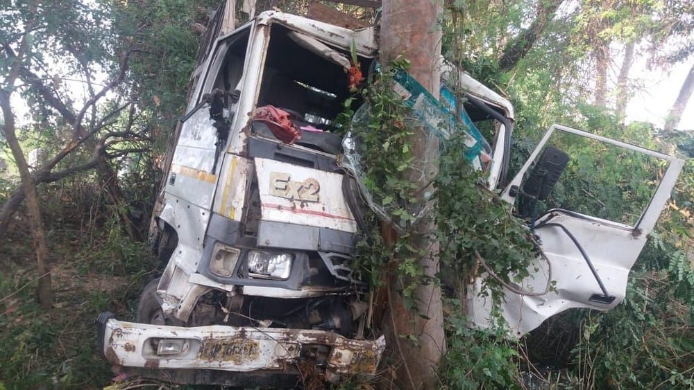 in accident 2 died 30 injured